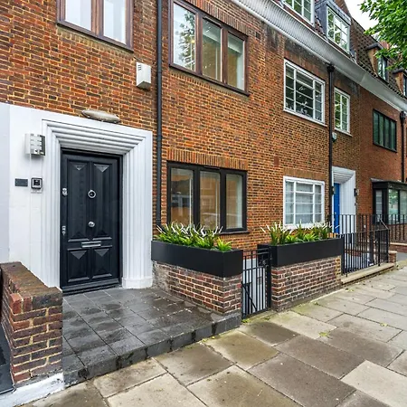 Care Property London- Elegant & Central, Sloane Avenue, Chelsea